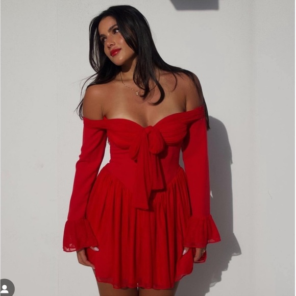 House of CB Dresses & Skirts - House of CB size L Tall Alana' Scarlet Off Shoulder Dress NWOT